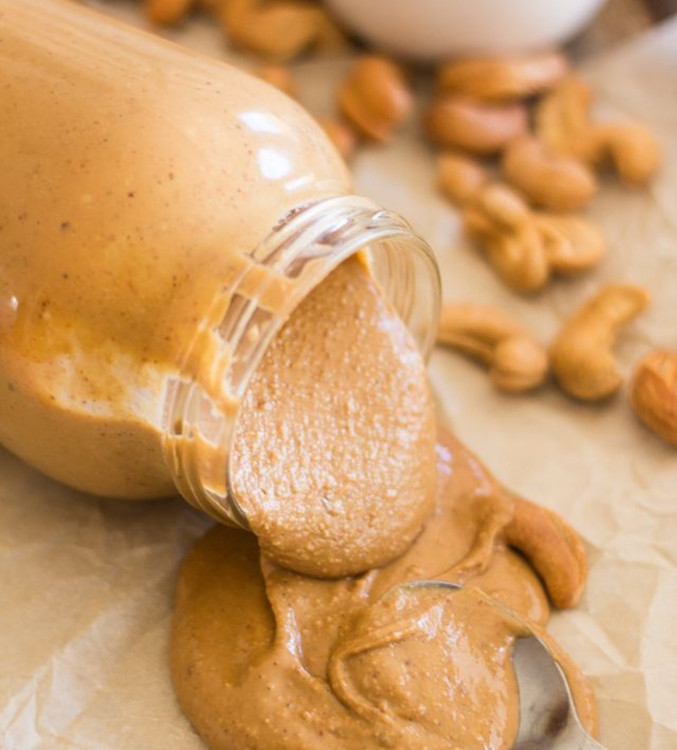 کره بادام زمینی خالص و ارگانیک؛ محصول مقوی و انرژیزا با بادام زمینی طبیعی کره بادام زمینی ارگانیک